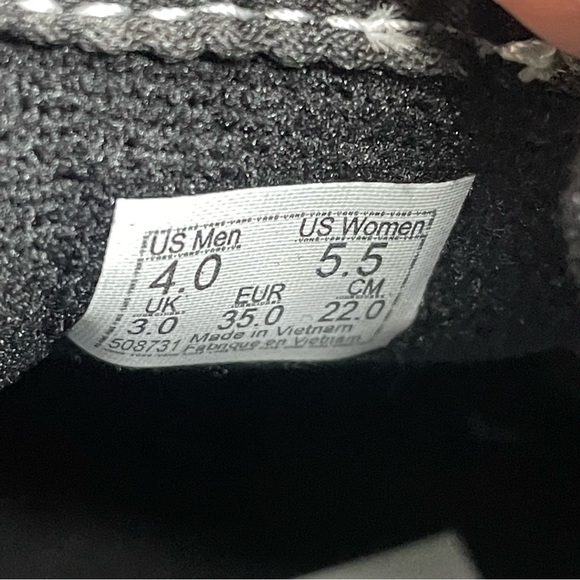 Vans - Picture 7 of 7